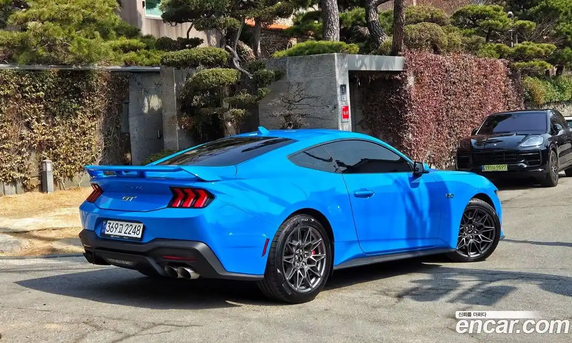 Ford Mustang 2025 5.0 автомат (гидро), фото 3