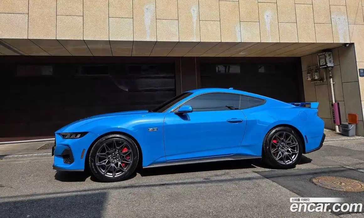 Ford Mustang 2025 5.0 автомат (гидро), фото 5