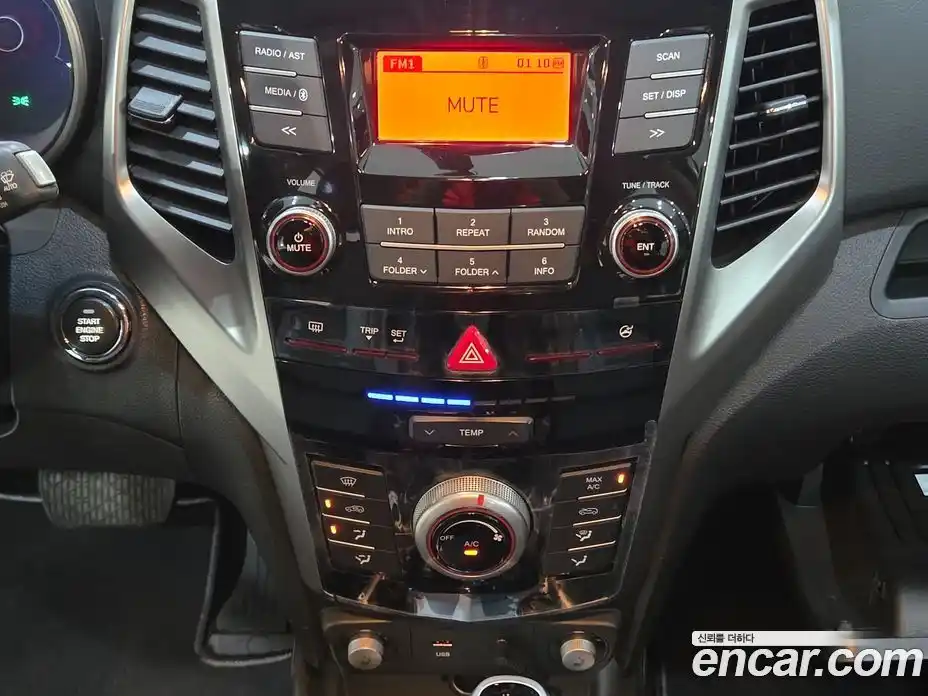 SsangYong TIBOLI 2015 1.6 автомат (гидро), фото 13