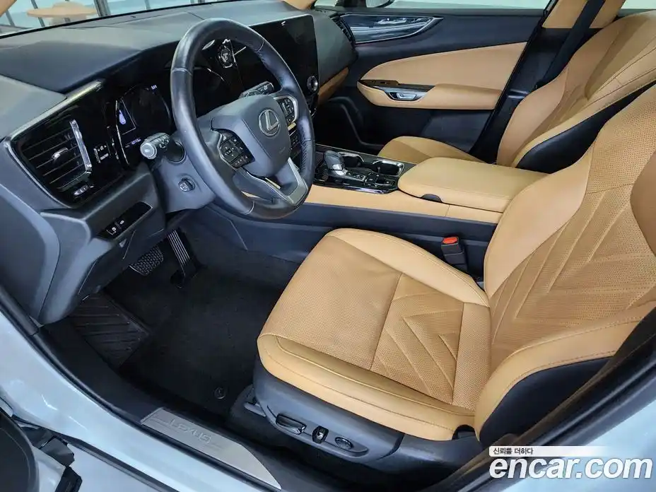 Lexus NX 2023 2.5 вариатор, фото 10