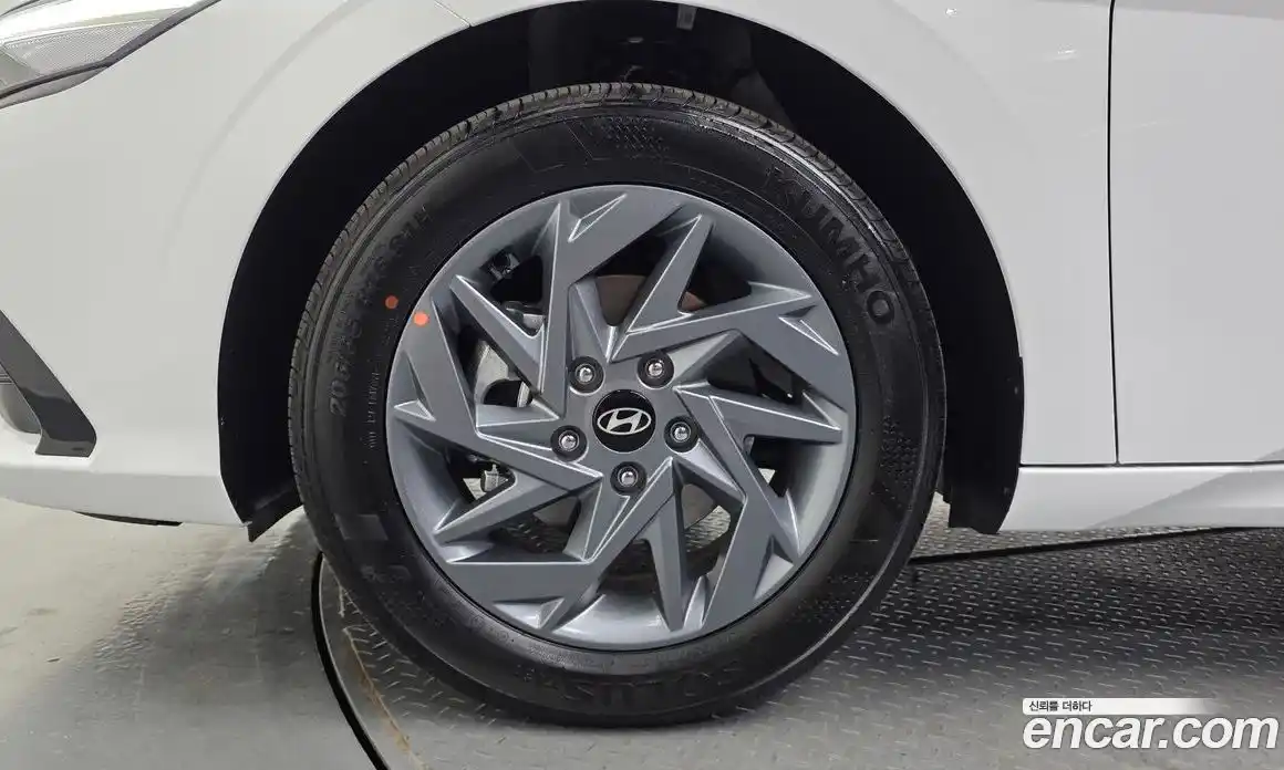Hyundai Avante 2026 1.6 автомат (гидро), фото 5
