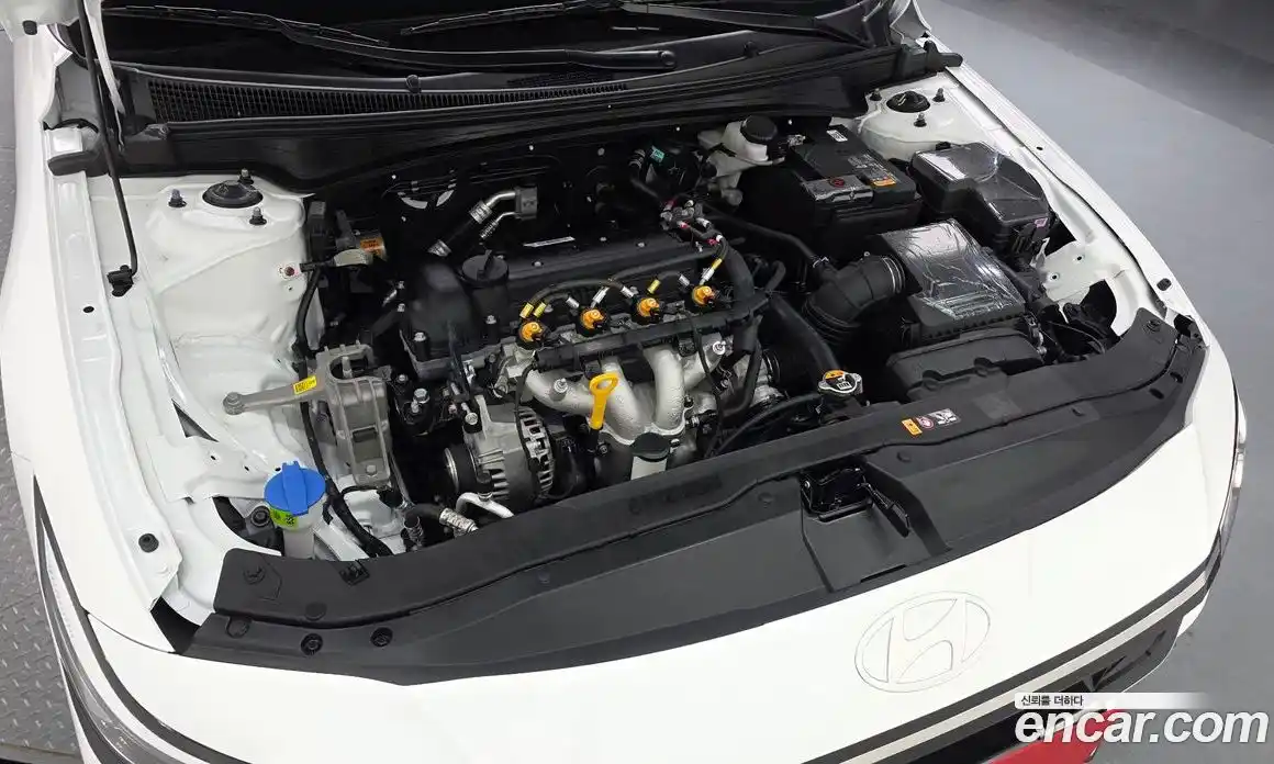 Hyundai Avante 2026 1.6 автомат (гидро), фото 6