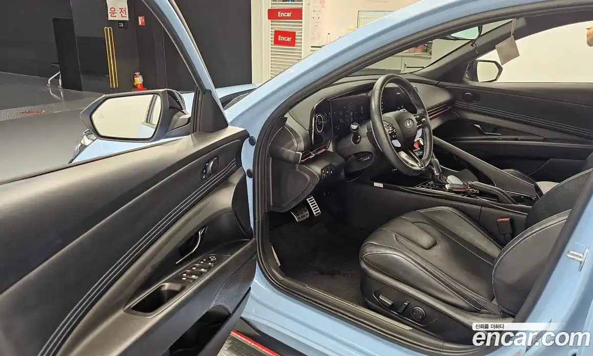 Hyundai Avante 2023 2.0 автомат (гидро), фото 13