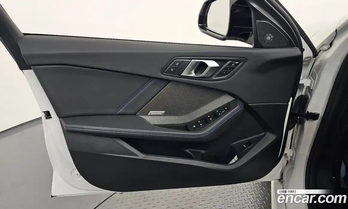 BMW 1 серия 2025 2.0 автомат (гидро), фото 14