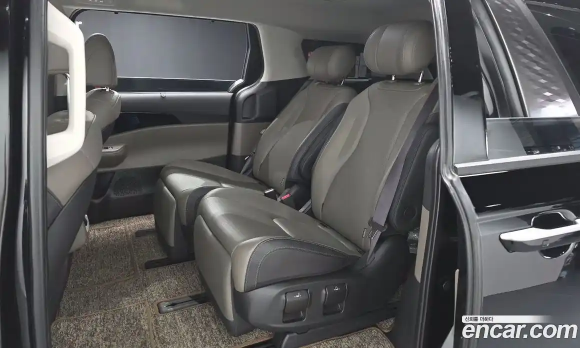 Kia Carnival 2024 1.6 автомат (гидро), фото 18