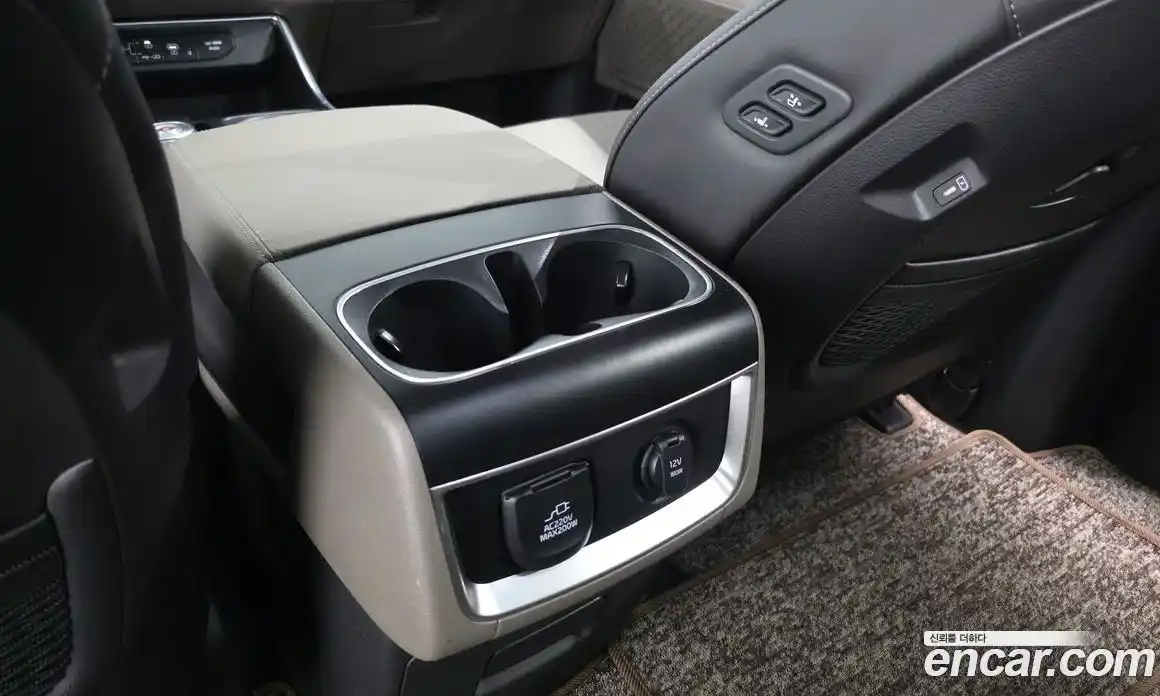 Kia Carnival 2024 1.6 автомат (гидро), фото 25