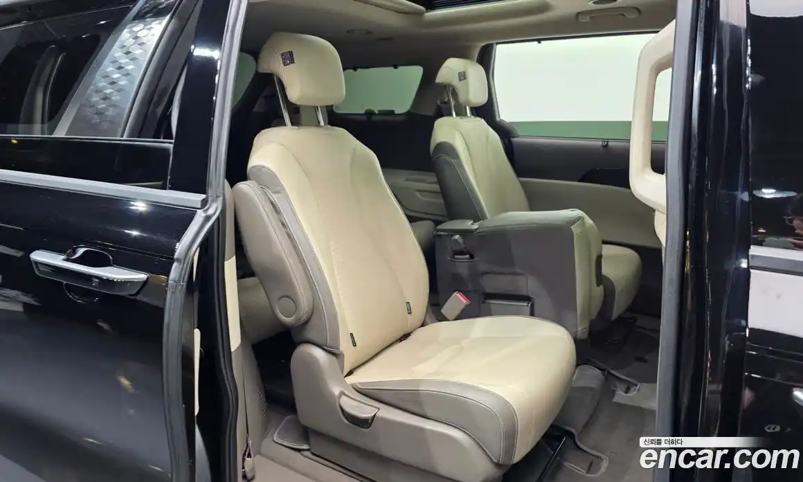 Kia Carnival 2023 2.2 автомат (гидро), фото 11