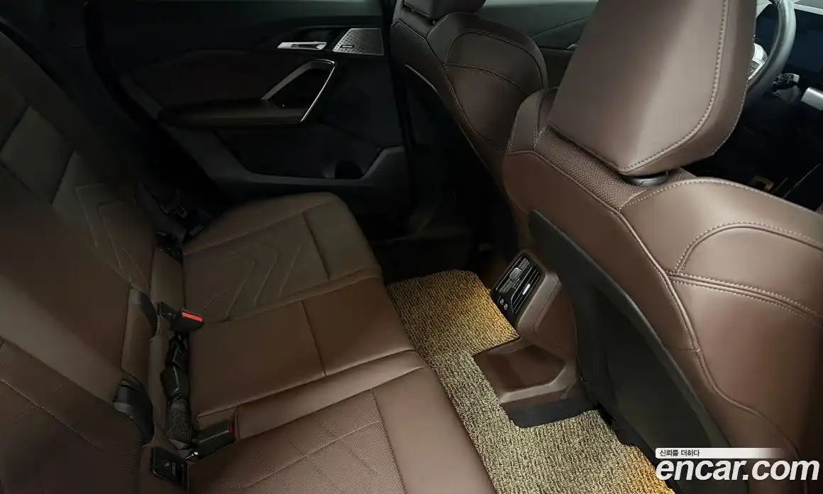 BMW X1 2024 2.0 автомат (гидро), фото 10