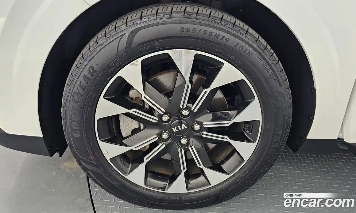Kia Carnival 2021 3.5 автомат (гидро), фото 5