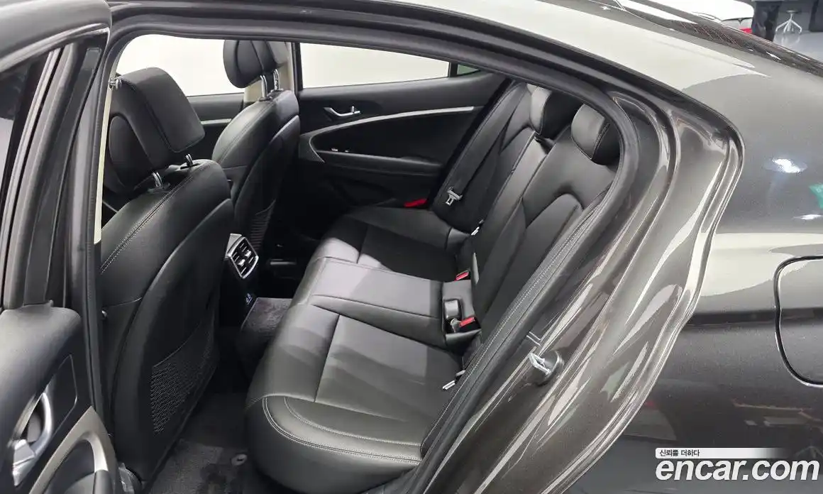 Genesis G70 2024 2.5 автомат (гидро), фото 16