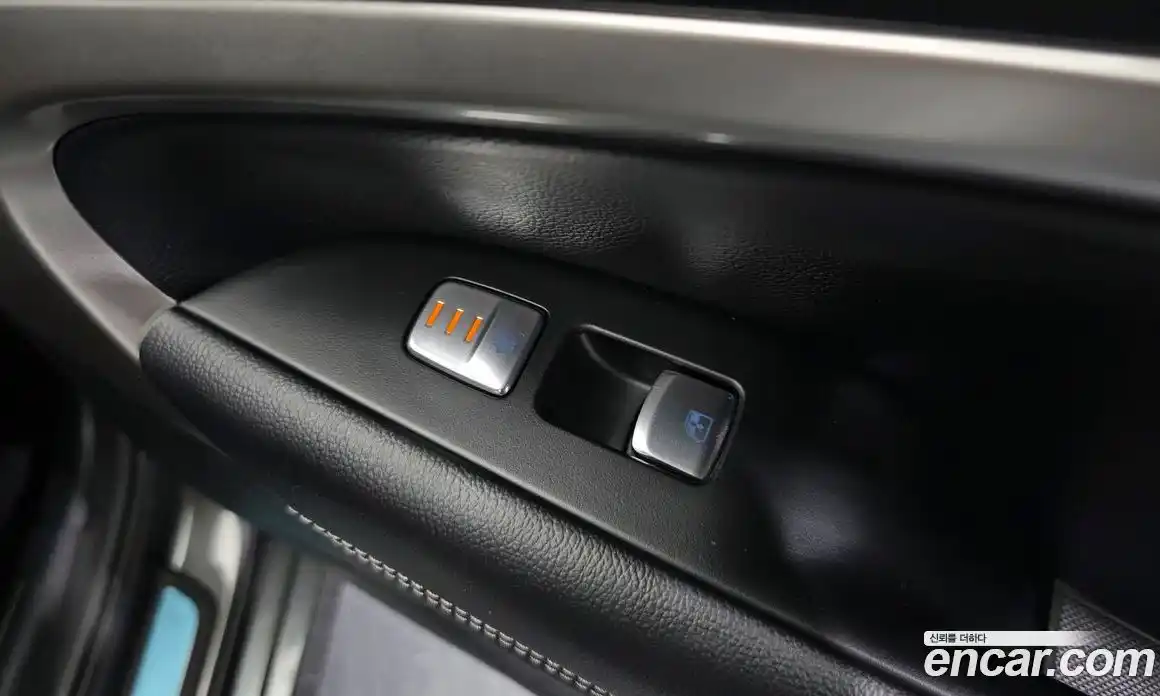 Genesis G70 2024 2.5 автомат (гидро), фото 24