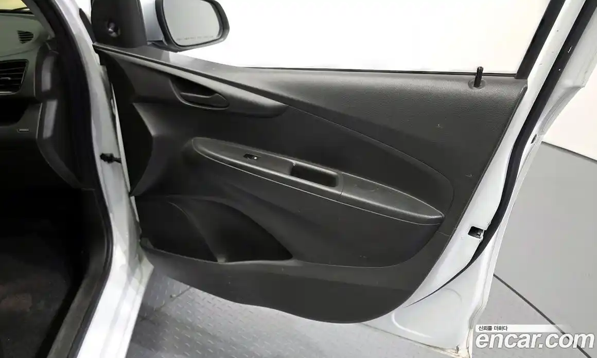 Chevrolet Spark 2016 1.0 автомат (гидро), фото 14