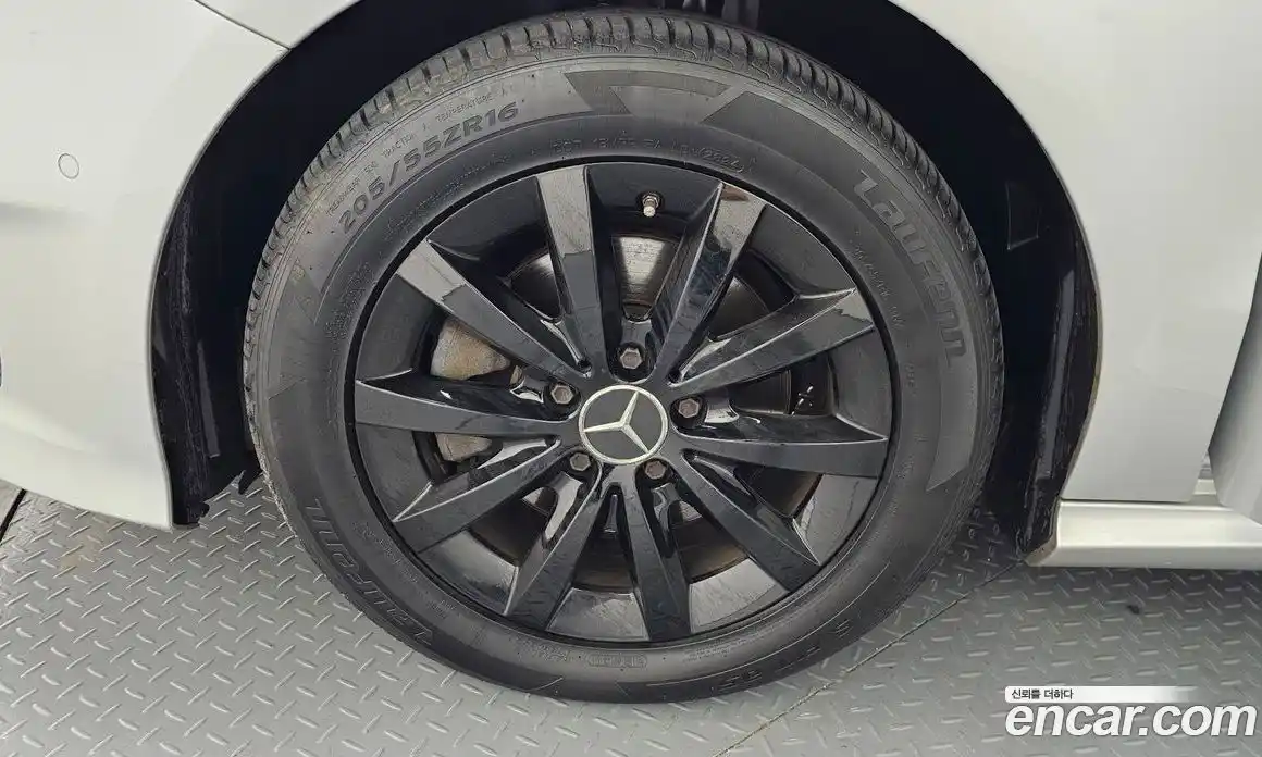Mercedes-Benz B-Class 2016 2.1 гидро, фото 5 Mercedes-Benz B-Class 2016 2.1 гидро, фото 5