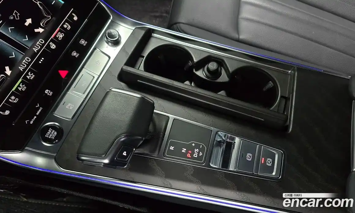Audi A6 2023 2.0 автомат (гидро), фото 12