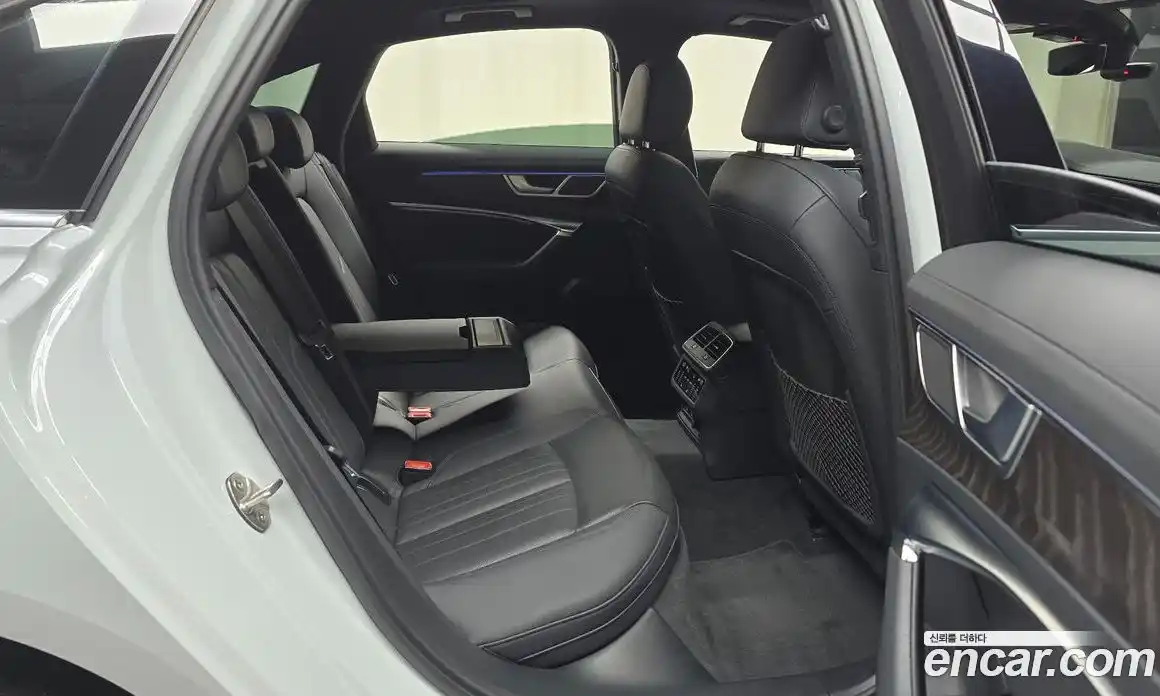 Audi A6 2023 2.0 автомат (гидро), фото 17