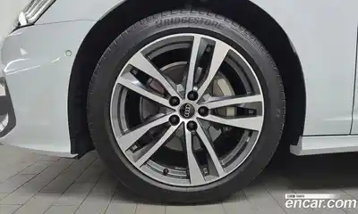 Audi A6 2023 2.0 автомат (гидро), миниатюра 5