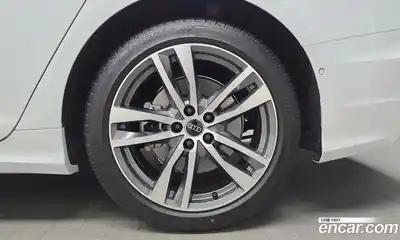 Audi A6 2023 2.0 автомат (гидро), миниатюра 7