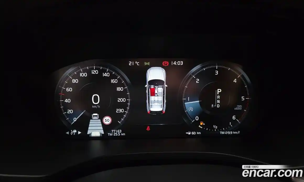 Volvo XC60 2018 2.0 автомат (гидро), фото 11