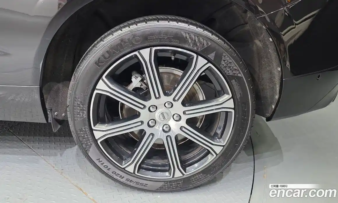 Volvo XC60 2018 2.0 автомат (гидро), фото 7
