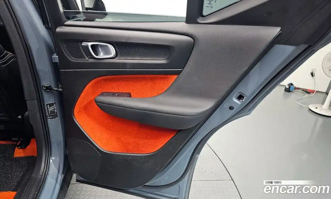 Volvo XC40 2019 2.0 автомат (гидро), фото 15