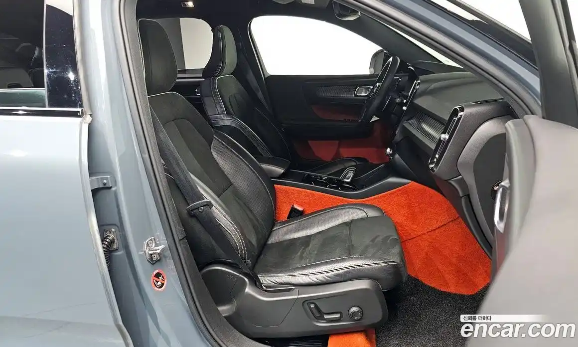 Volvo XC40 2019 2.0 автомат (гидро), фото 16