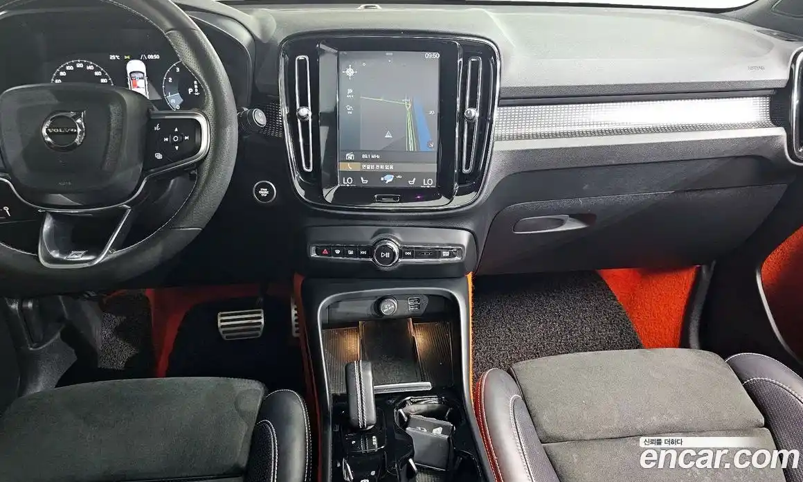 Volvo XC40 2019 2.0 автомат (гидро), фото 19