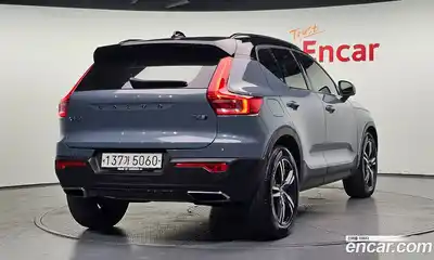 Volvo XC40 2019 2.0 автомат (гидро), миниатюра 2