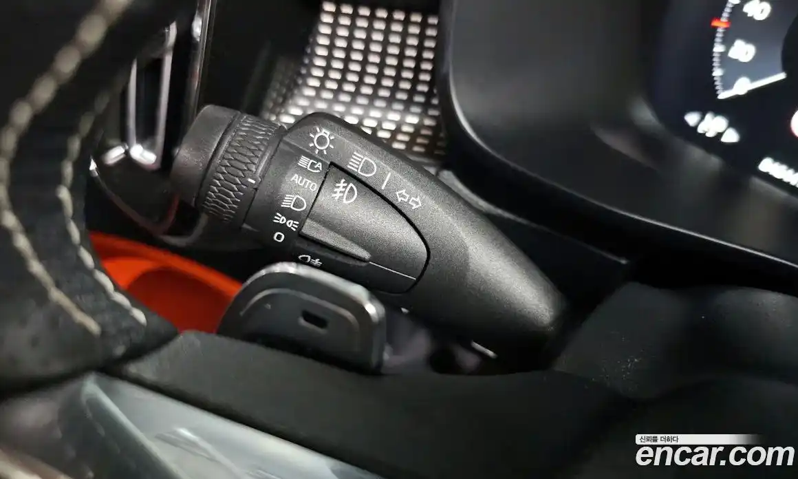 Volvo XC40 2019 2.0 автомат (гидро), фото 23
