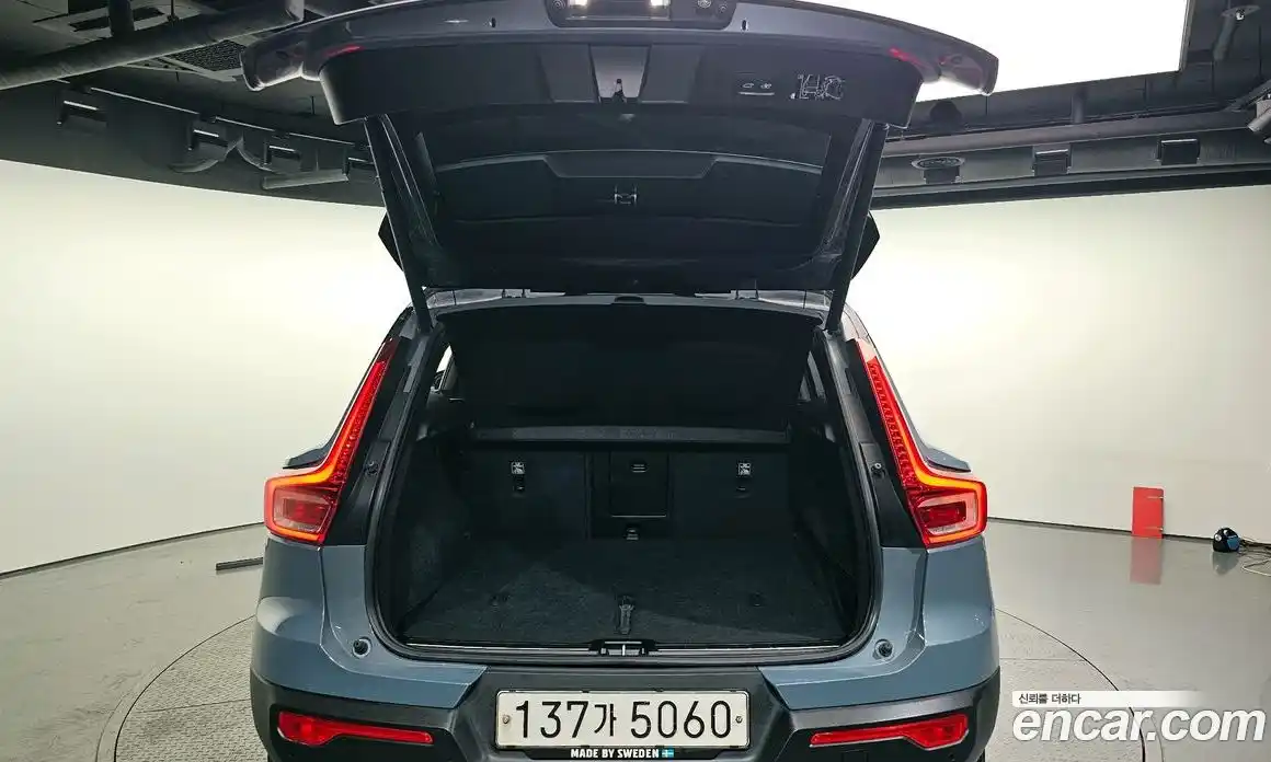 Volvo XC40 2019 2.0 автомат (гидро), фото 26