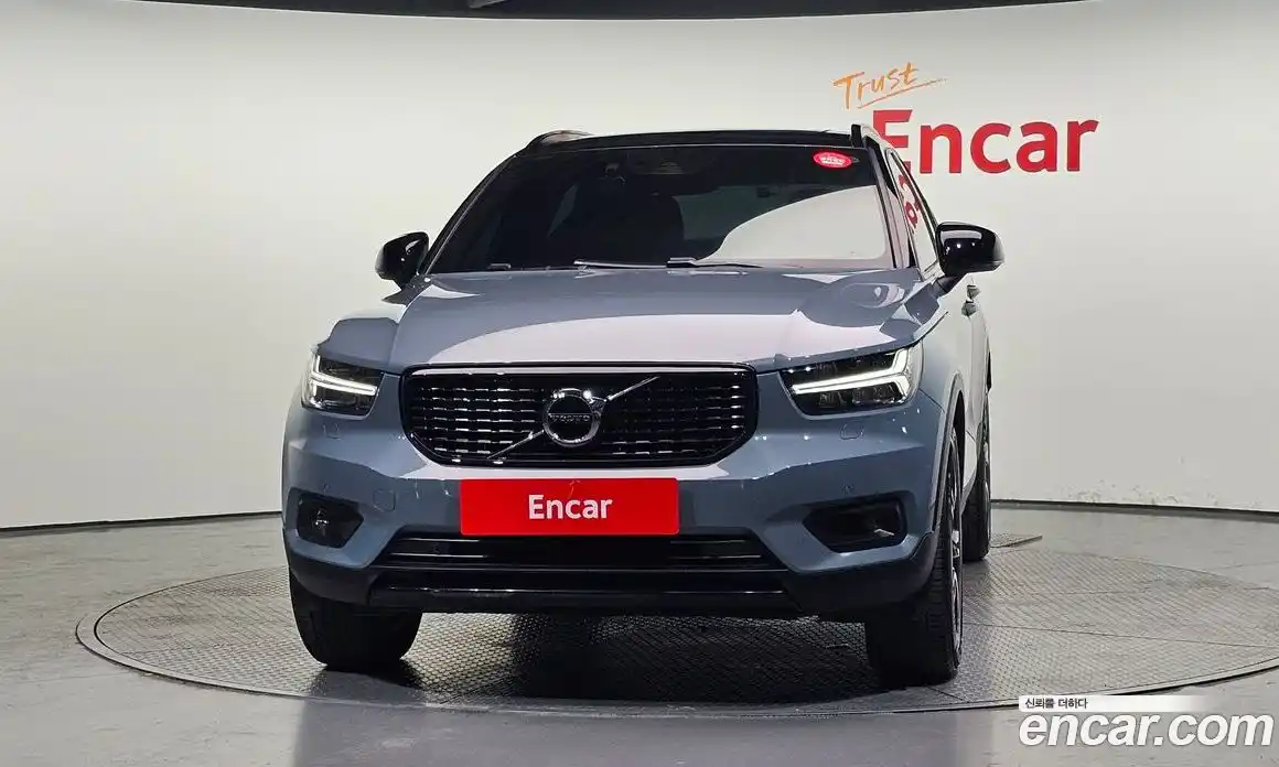 Volvo XC40 2019 2.0 автомат (гидро), фото 3