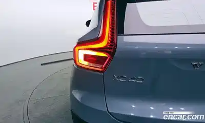 Volvo XC40 2019 2.0 автомат (гидро), миниатюра 9