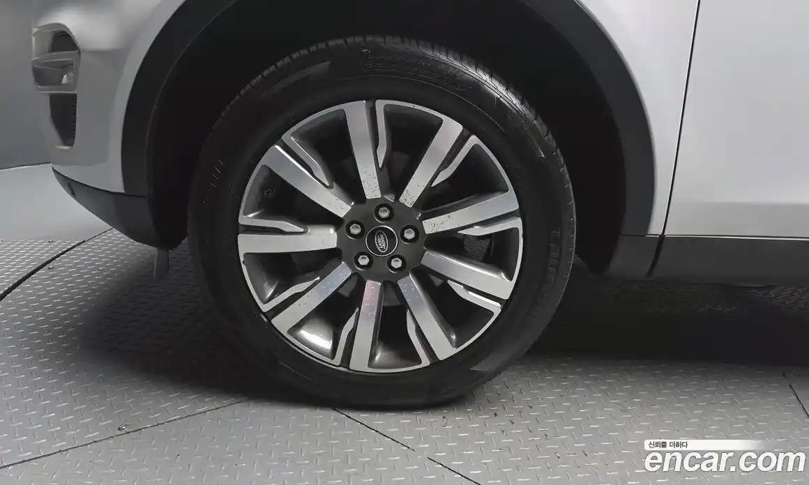 Land Rover Discovery Sport 2019 2.0 автомат (гидро), фото 5