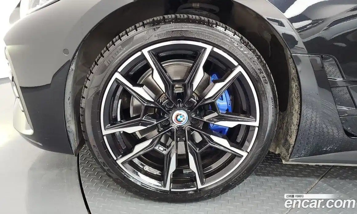 BMW i4 2022 0.2 автомат (гидро), фото 5