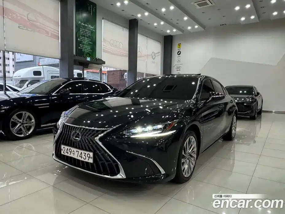 Lexus ES 2024 2.5 гидро, фото 1