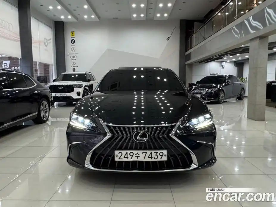 Lexus ES 2024 2.5 гидро, фото 3