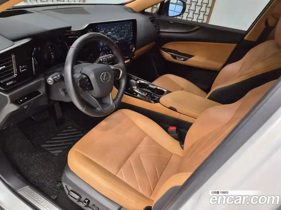 Lexus NX 2024 2.5 вариатор, фото 13