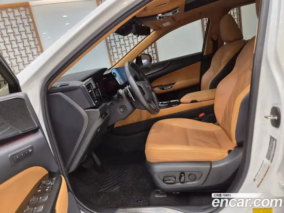 Lexus NX 2024 2.5 вариатор, фото 9