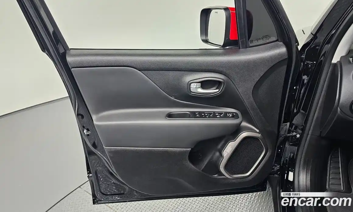 Jeep Renegade 2023 1.3 автомат (гидро), фото 14