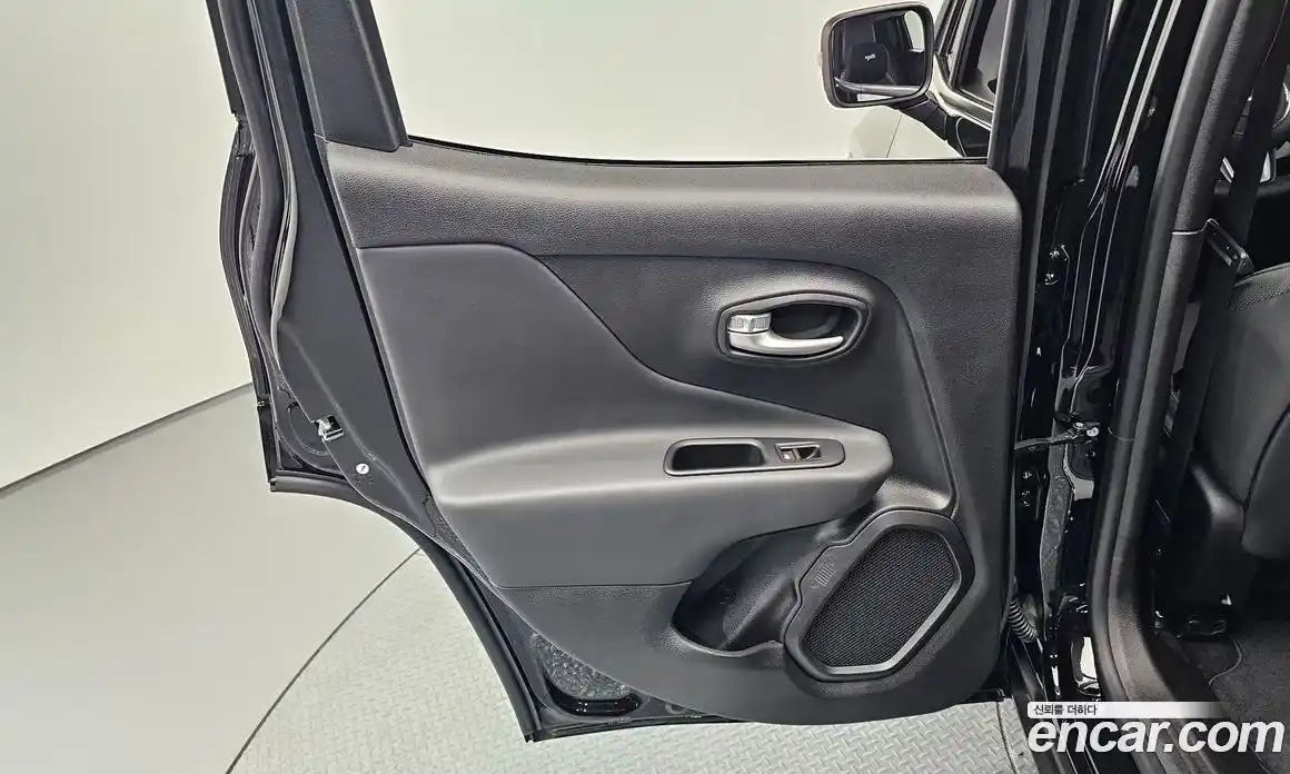 Jeep Renegade 2023 1.3 автомат (гидро), фото 15