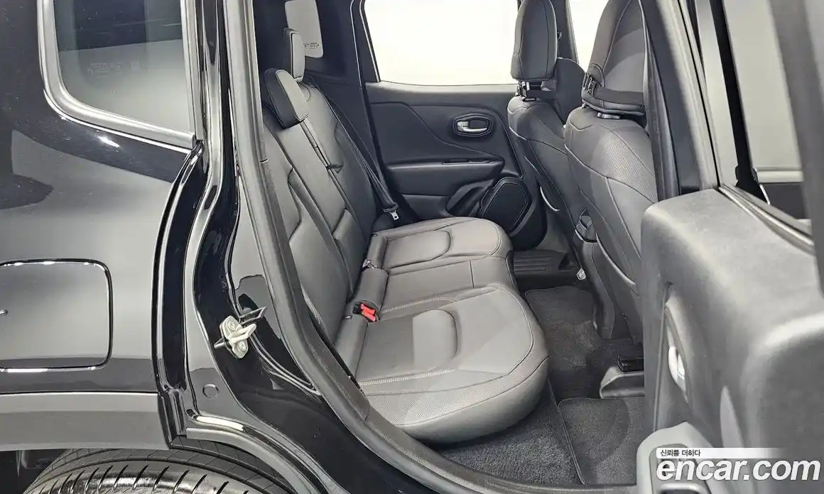Jeep Renegade 2023 1.3 автомат (гидро), фото 24