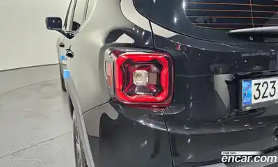 Jeep Renegade 2023 1.3 автомат (гидро), миниатюра 9