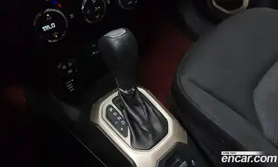 Jeep Renegade 2016 2.0 автомат (гидро), миниатюра 9