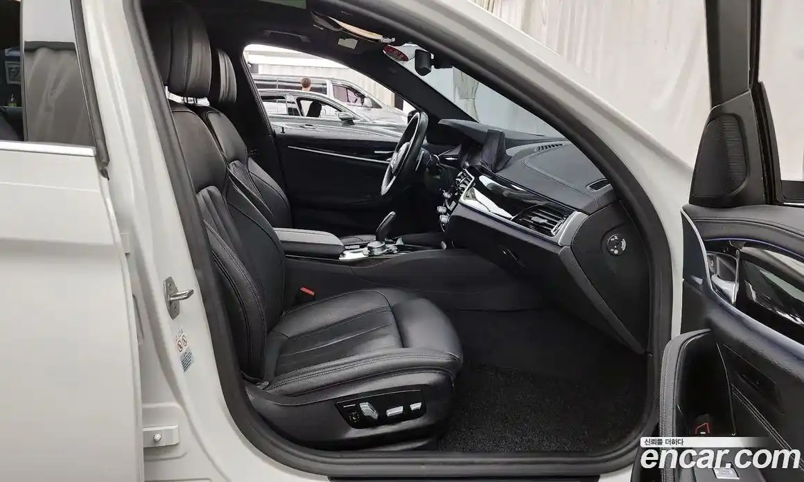 BMW 5 серия 2020 2.0 автомат (гидро), фото 17
