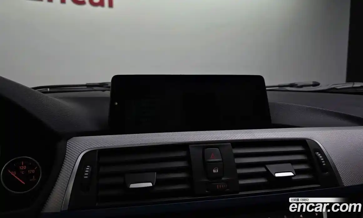 BMW 3 серия 2016 2.0 автомат (гидро), фото 16