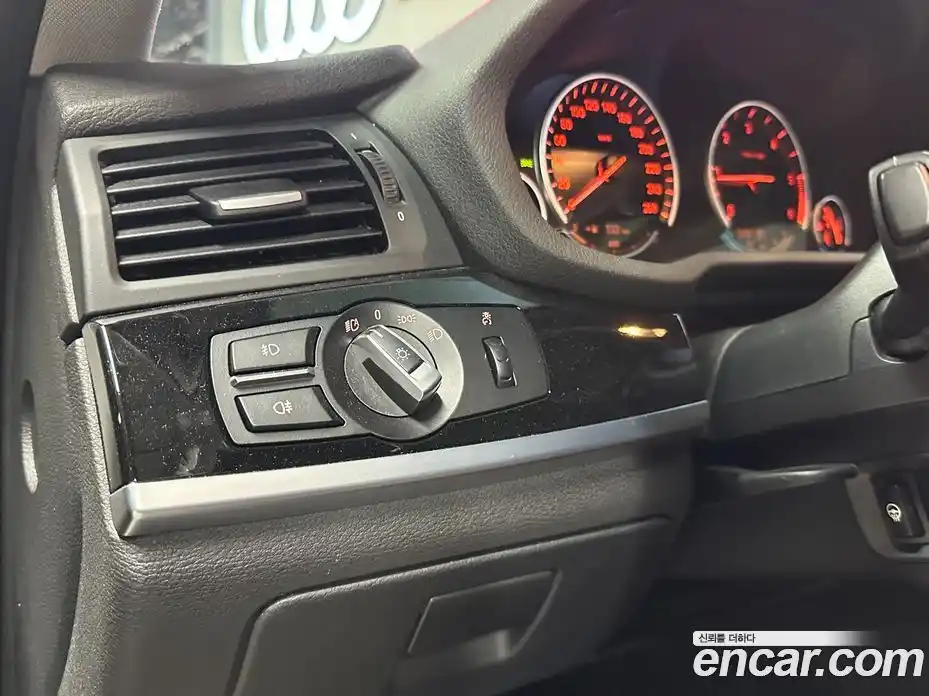 BMW X4 2015 2.0 автомат (гидро), фото 13