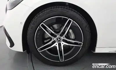 Mercedes-Benz E-Class 2025 2.0 автомат (гидро), миниатюра 5