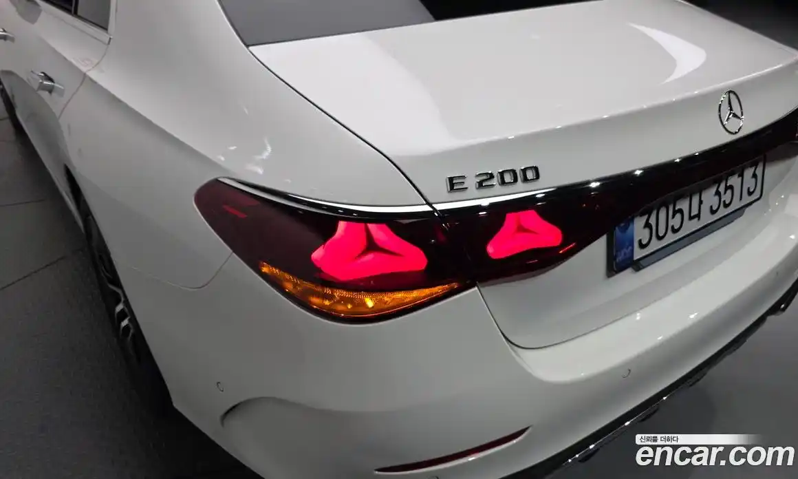 Mercedes-Benz E-Class 2025 2.0 автомат (гидро), фото 9