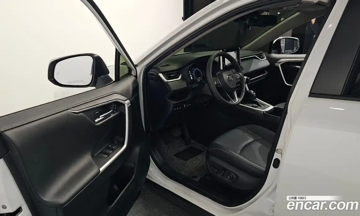 Toyota RAV4 2023 2.5 гидро, фото 13