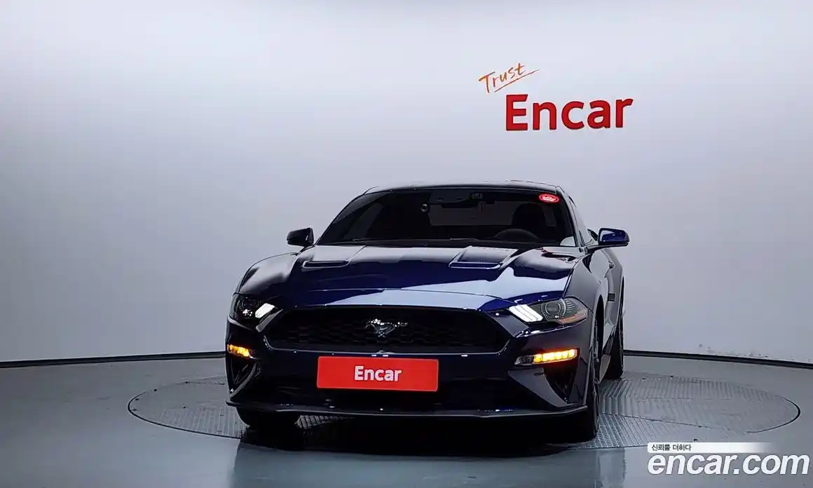 Ford Mustang 2019 2.3 автомат (гидро), фото 3