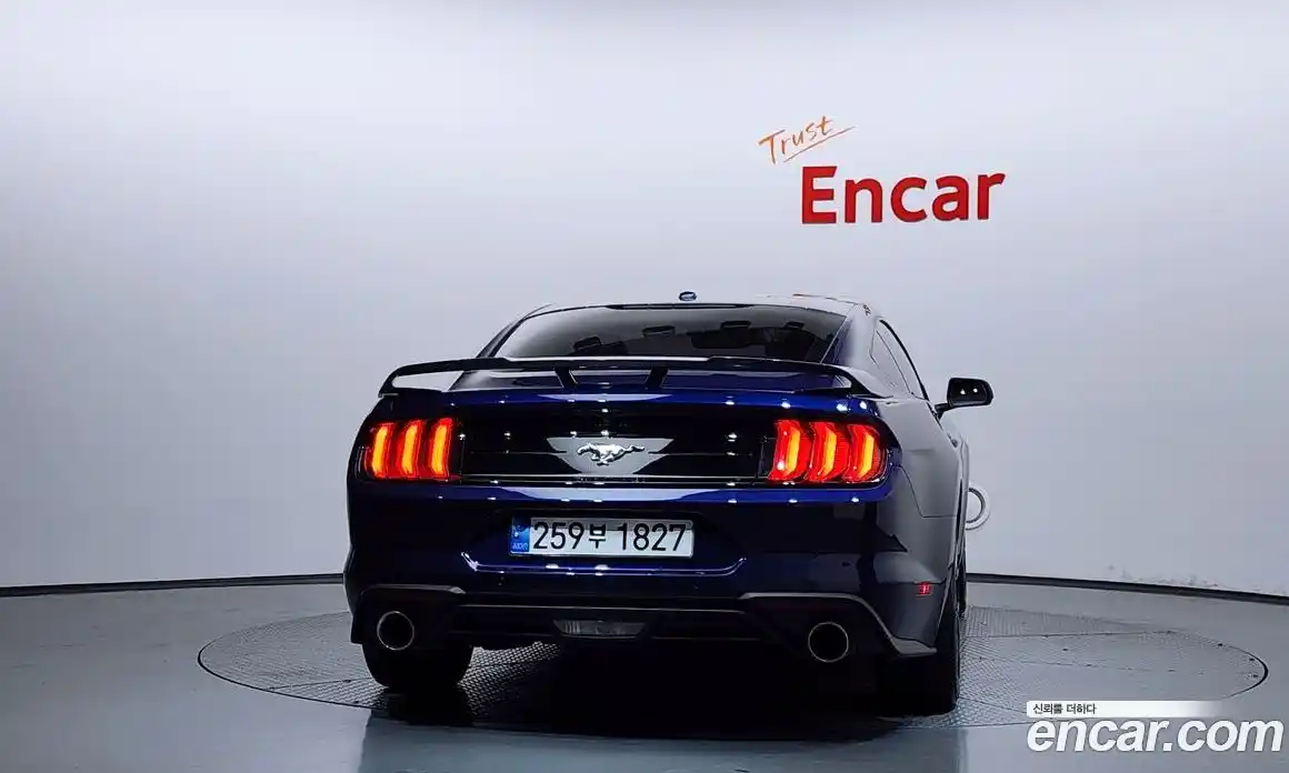 Ford Mustang 2019 2.3 автомат (гидро), фото 4